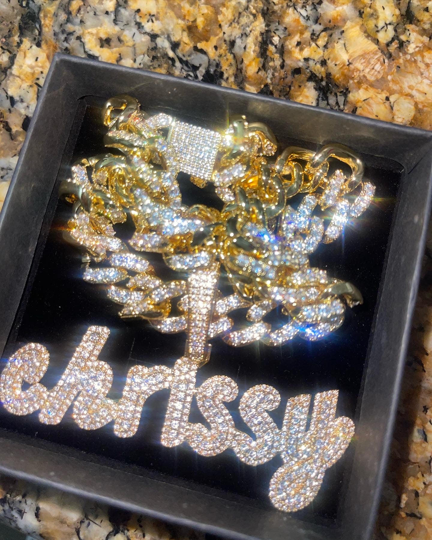 CUSTOMIZED Diamond Font (Cuban Chain) – Couture